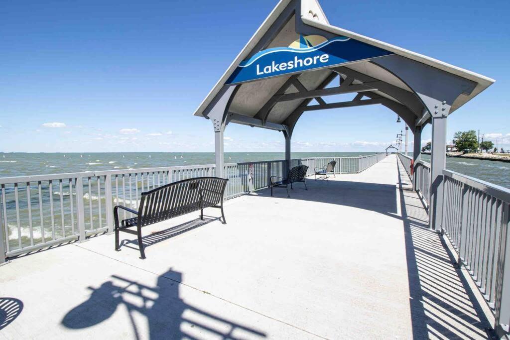 2 Bedroom Getaway On The River/Close To Marina Belle River Exterior photo