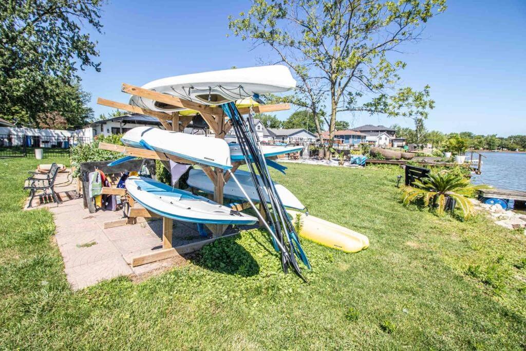 2 Bedroom Getaway On The River/Close To Marina Belle River Exterior photo