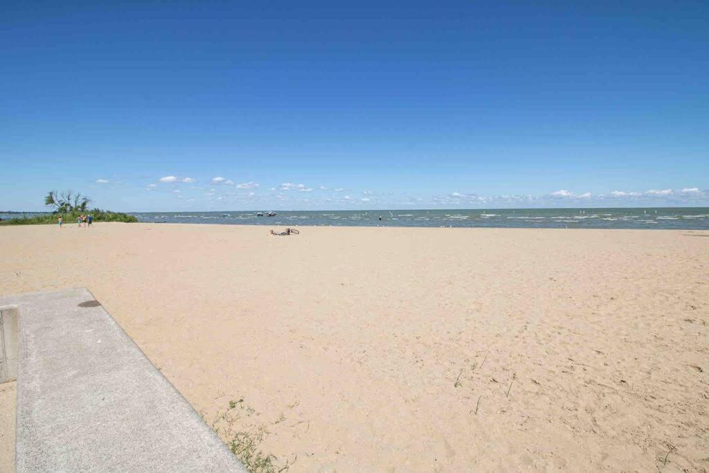 2 Bedroom Getaway On The River/Close To Marina Belle River Exterior photo